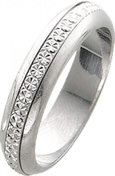 Ring in Silber Sterlingsilber 925/-, Ringgröße 58mm, Ringbreite 4,6mm, Ringstärke 2,4mm, Oberfläche mittig mit Prägung, außen hochglanz poliert.