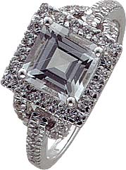 Ring aus echtem Silber Sterlingsilber 925/- mit weißem Topas, und ca. 42 Zirkoniasteinen. Breite ca. 7mm und Stärke ca. 2mm. Die Oberfläche ist rhodiniert und poliert. Zum Schnäppchenpreis von Abramowicz/Stuttgart