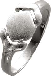 Ring aus Silber Sterlingsilber 925/- hochglanzpoliert, mattierte Ringkopfplatte ca. 8,8 x 7,4 mm, Ringschiene ca. 2,5 mm breit und 1,1 mm stark, in den Größen 16-20 mm erhältlich. Spitzenqualität aus dem Hause Abramowicz, dem Juwelier Ihres Vertrauens, se