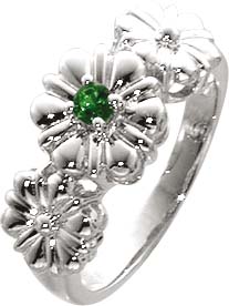 Ring aus Silber Sterlingsilber 925/-  mit drei Blüten als Ringkopf, eine Blüte ist mit einem wunderschönen smaragdgrünen Zirkon besetzt, Ringkopfgröße ca. 22,3 x 9,7 mm, die Ringschiene ist ca. 2,3 mm breit und 1,0 mm stark. Spitzenqualität zum Schnäppche