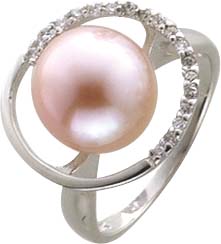 Ein echter Hingucker! Ring aus echtem Silber Sterlingsilber 925/-, Ringkopf Ø ca. 16,3mm ist besetzt mit einer rosafarbenen Süßwasserzuchtperle Ø ca.10,0 mm und 19 funkelnden Zirkonia. Hochglanzpoliert und rhodiniert, in Größen 16-20 mm erhältlich. Mit na