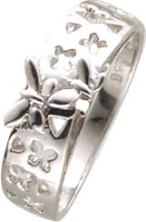 Ring aus Silber Sterlingsilber 925/- mit ausgefrästen Blüten und zwei abstehenden Schmetterlingen am Ringkopf. Die Ringschiene ist hochglanzpoliert, ca. 3,0 mm breit und 0,5 mm stark. Der Ring ist in den Größen 16-20 mm erhältlich. Spitzenqualität zu Topp