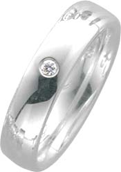Trauring / Freundschaftsring in Silber Sterlingsilber 925/-, besetzt mit einen Brillant 0,03 ct W/SI, ca. 5,0 mm breit und 2,1 mm stark, in den Größen 16-21 mm erhältlich. Die Ringe sind auf Wunsch auch mit Gravur (inklusive).  Spitzenqualität zum Schnäpp