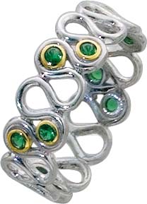 Ring aus echtem Silber Sterlingsilber 925/-  mit wunderschönen grünen funkelnden  Zirkoniasteinen, Fassung vergoldet. Breite ca 8mm, hochglanz poliert. Im angesagten PANDORA Style und passend für Ihre Sammelsysteme. Premiumqualität von Deutschlands größte