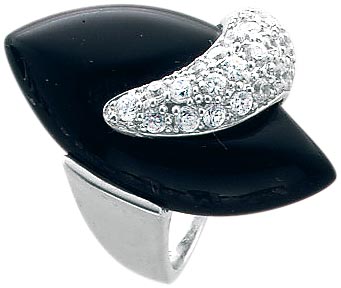 Silberring. Wunderschöner Ring mit Onyx und 24 funkelnden weißen Zirkonia, rhodiniert und hochglanzpoliert, fein eingearbeitet in echtem Silber Sterlingsilber 925/- im absoluten Topdesign. Ringkopfbreite ca. 30 mm, Breite ca. 5,0 mm. Ein Schmuckstück für