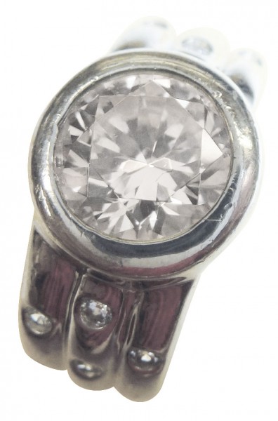 Ring, wunderschöner Ring in Silber Sterlingsilber 925/- hochglanzpoliert in Größe 16mm, verziert mit 9 funkelnde Zirkonia, Maße Ringkopf Ø10mm, Ringschiene Breite 3,2mm, Stärke 0,9mm, In Premiumqualität von Deutschland günstigstem und größtem Schmuckverkä